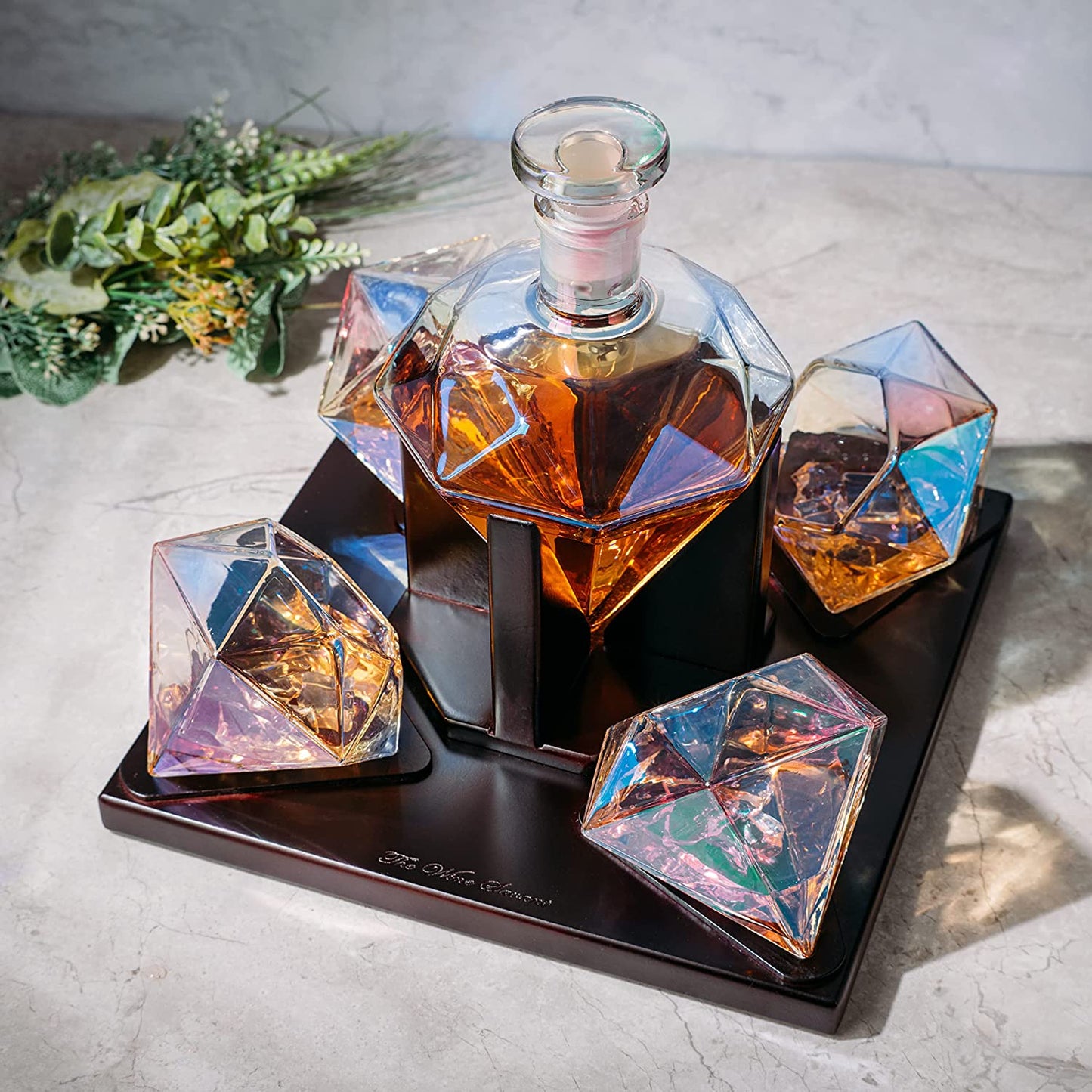 The Wine Savant - Diamond Whiskey and Wine Decanter - 750m w/ 4 Diamond Glasses - Beautiful Mahogany Wooden Holder